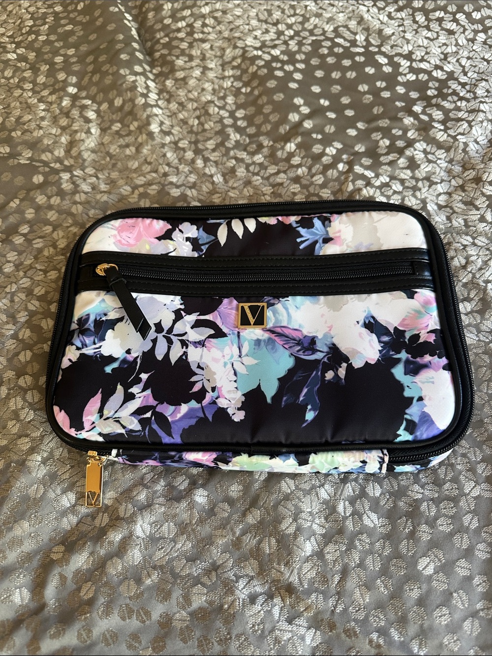 Victoria’s Secret Floral Tech Case— Black Multi